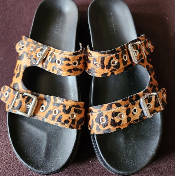 Sandles - Picture 1 of 6